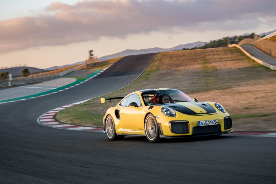  Porsche 911 GT2 RS (991) 2017 года  (WW) (фото 36 из 93)